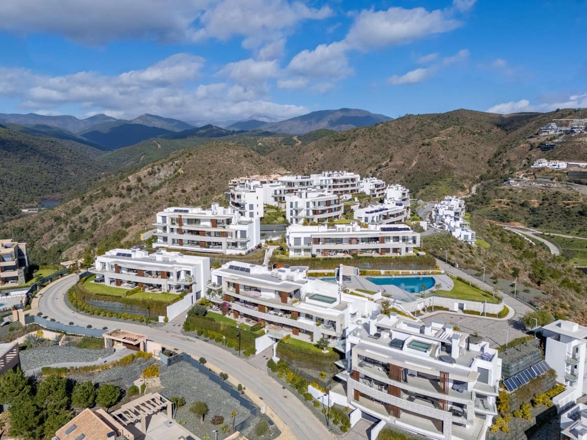 3 slaapkamer Appartement te koop in La Quinta met zwembad garage - € 1.595.000 (Ref: 10143126)