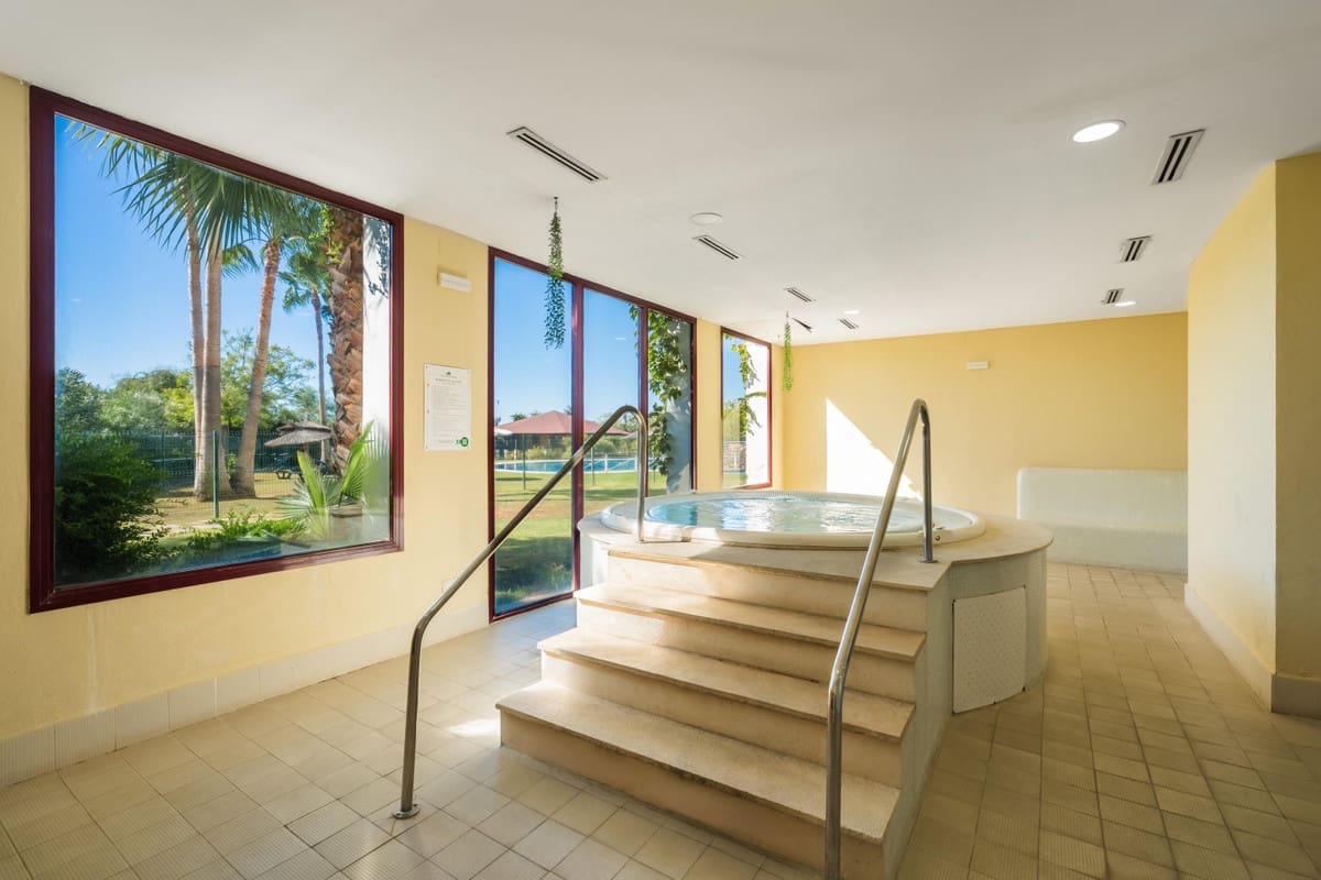 3 soveværelse Lejlighed til salg i Benahavis med swimmingpool garage - € 399.000 (Ref: 10143129)