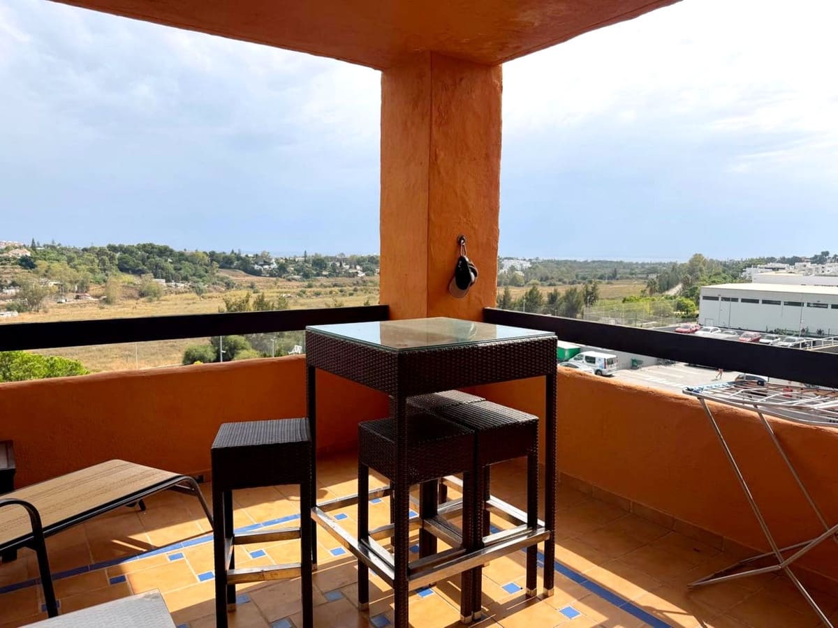 2 soverom Leilighet til salgs i Benahavis med svømmebasseng garasje - € 480 000 (Ref: 10143143)