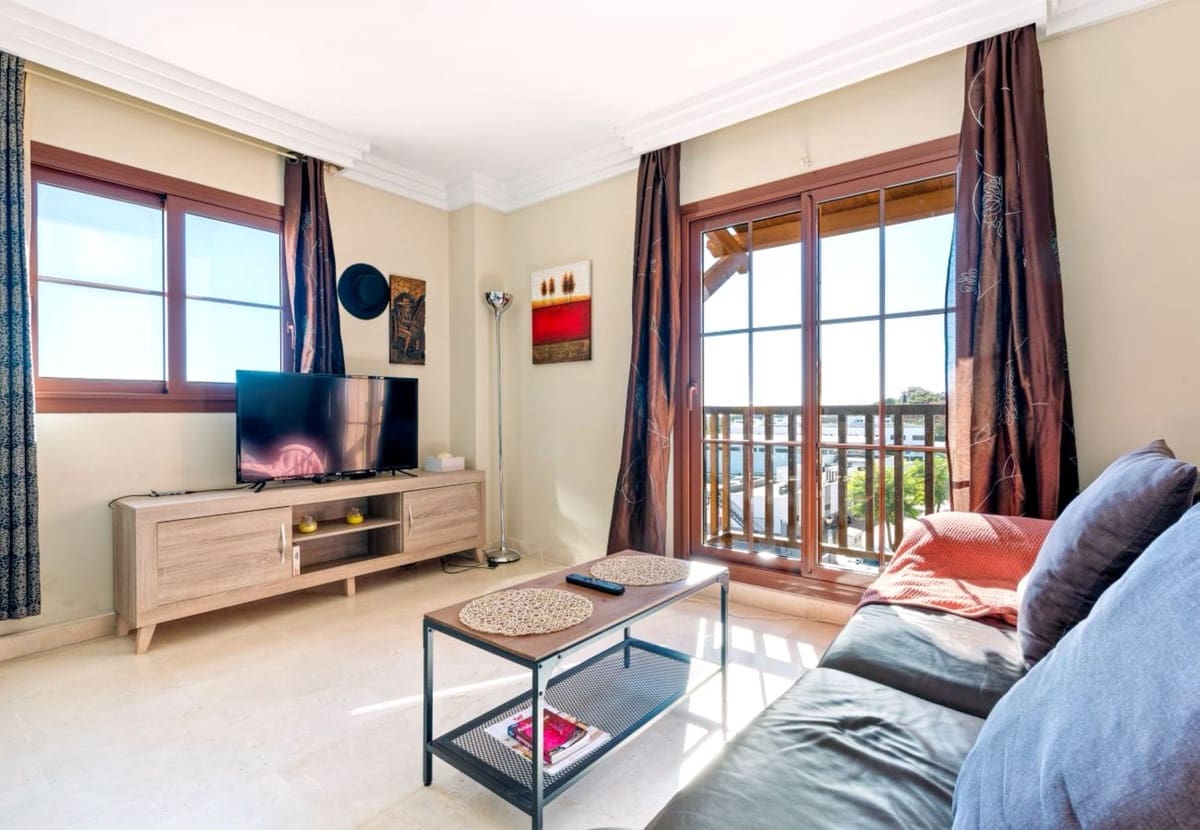 2 soverom Leilighet til salgs i Benahavis med svømmebasseng garasje - € 480 000 (Ref: 10143143)