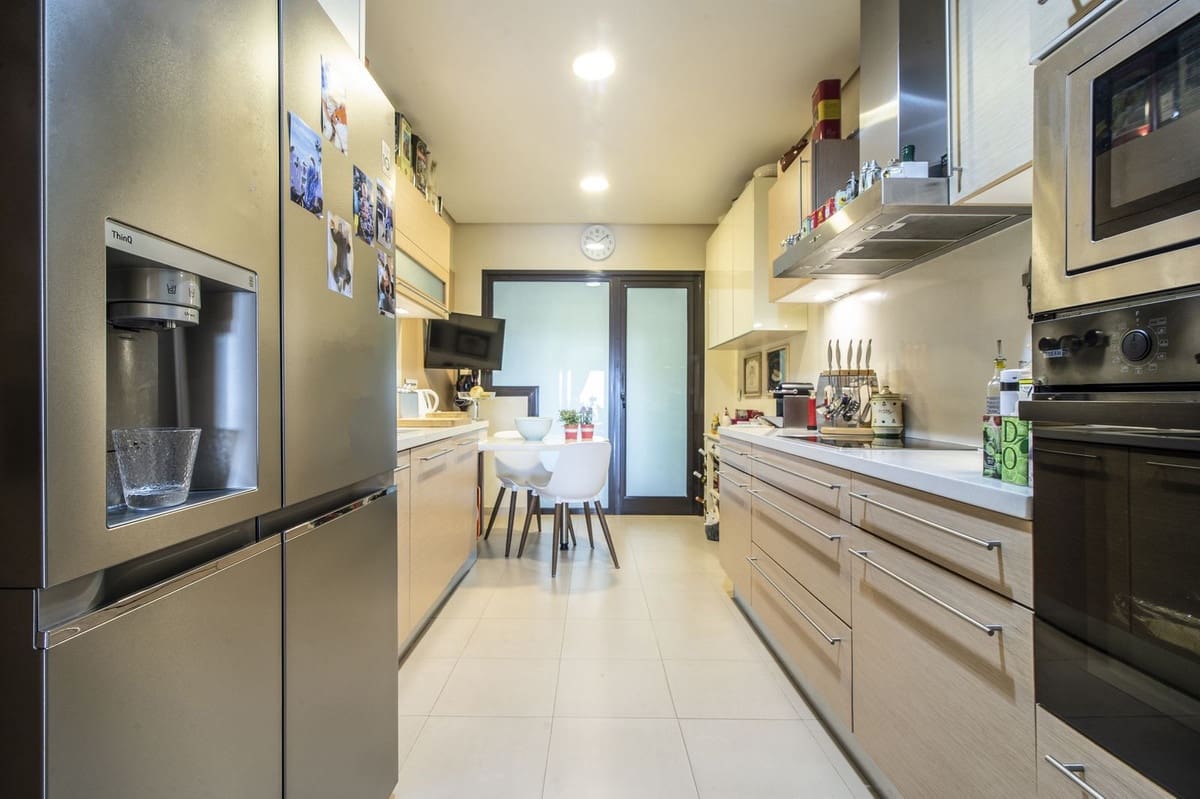 2 slaapkamer Appartement te koop in La Quinta met zwembad garage - € 1.065.000 (Ref: 10143145)
