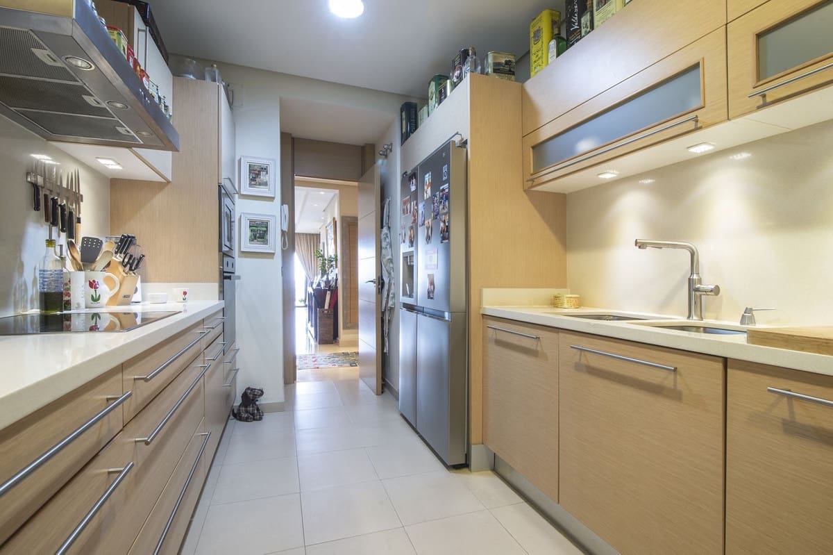 2 slaapkamer Appartement te koop in La Quinta met zwembad garage - € 1.065.000 (Ref: 10143145)