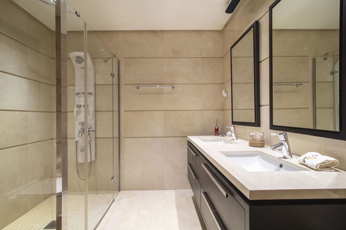 2 slaapkamer Appartement te koop in La Quinta met zwembad garage - € 1.065.000 (Ref: 10143145)