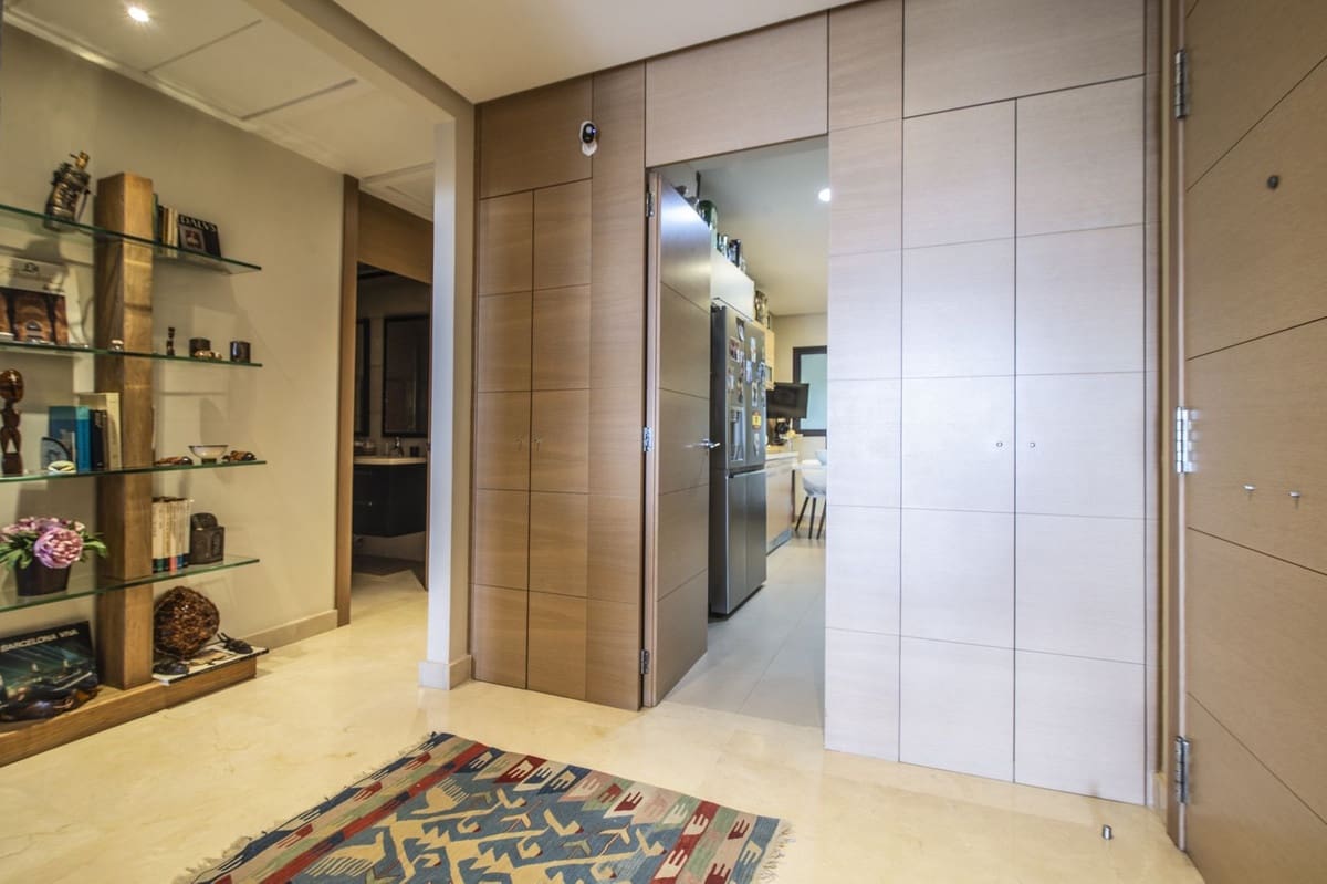 2 slaapkamer Appartement te koop in La Quinta met zwembad garage - € 1.065.000 (Ref: 10143145)
