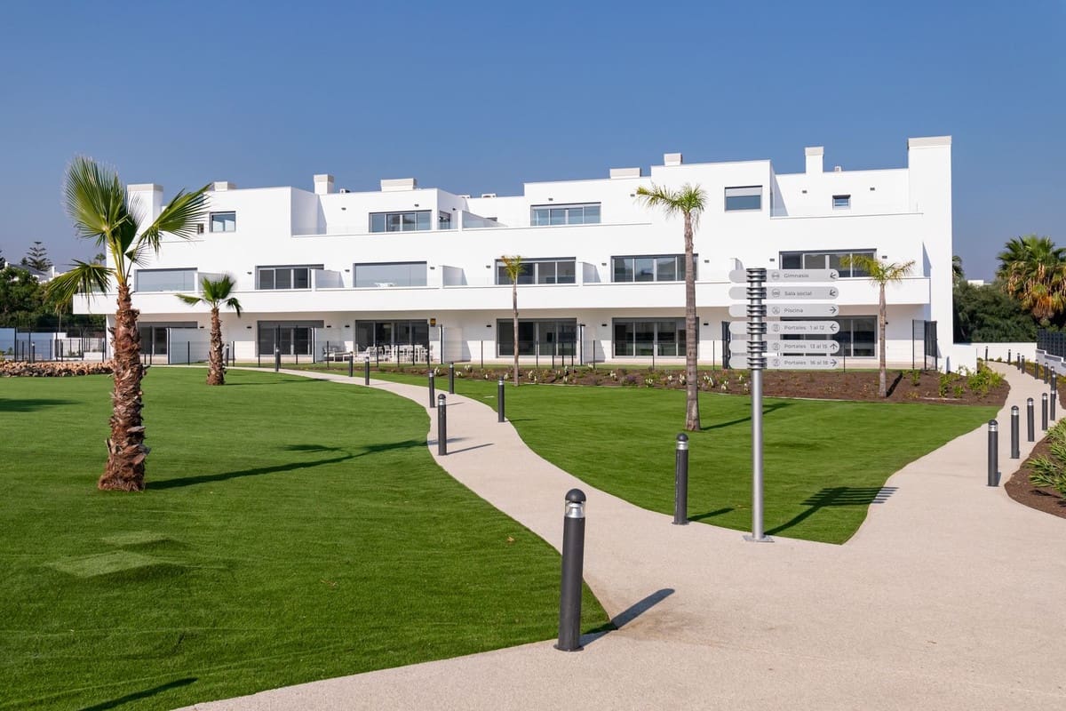 2 soveværelse Lejlighed til salg i Bel-Air med swimmingpool garage - € 443.000 (Ref: 10143146)