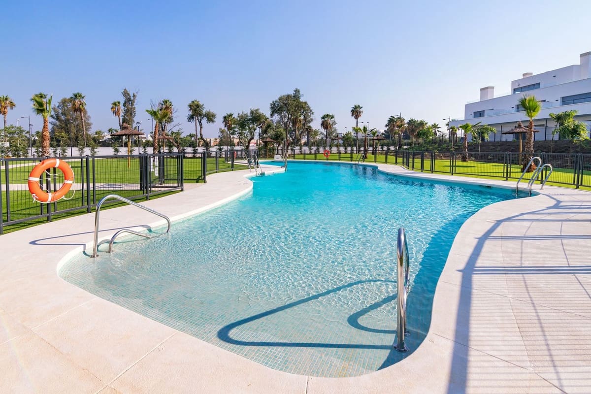 2 soveværelse Lejlighed til salg i Bel-Air med swimmingpool garage - € 443.000 (Ref: 10143146)