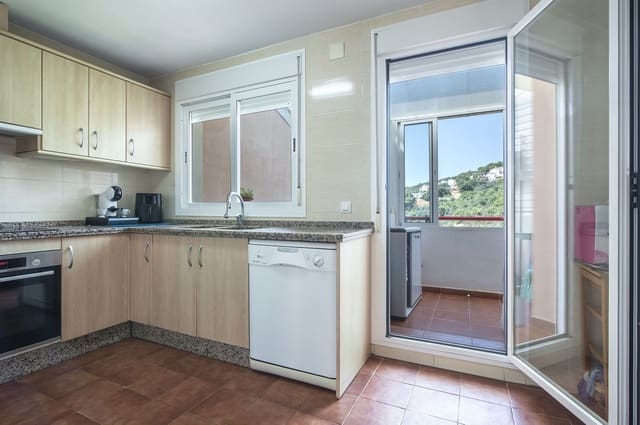 3 soverom Villa til salgs i Altos de Estepona, Estepona med svømmebasseng garasje - € 390 000 (Ref: 10143148)