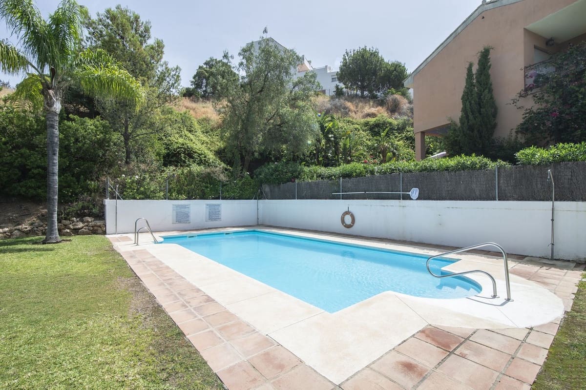 3 soverom Villa til salgs i Estepona med svømmebasseng garasje - € 390 000 (Ref: 10143148)