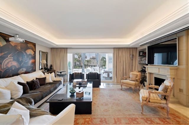 3 quarto Apartamento para venda em Lomas De Marbella, Marbella com piscina garagem - 1 850 000 € (Ref: 10143162)