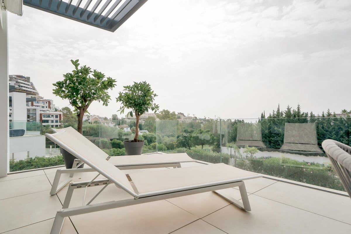 2 slaapkamer Appartement te koop in La Quinta met zwembad garage - € 799.000 (Ref: 10143166)