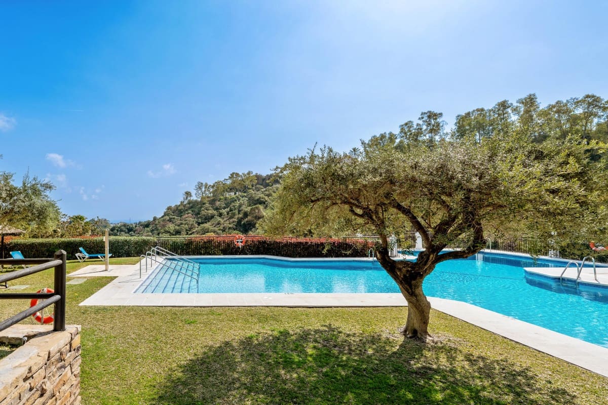 2 soveværelse Lejlighed til salg i Benahavis med swimmingpool - € 499.000 (Ref: 10143174)