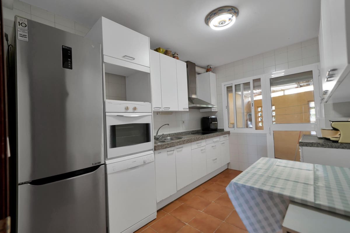 4 slaapkamer Huis te koop in Estepona met zwembad garage - € 550.000 (Ref: 10143184)