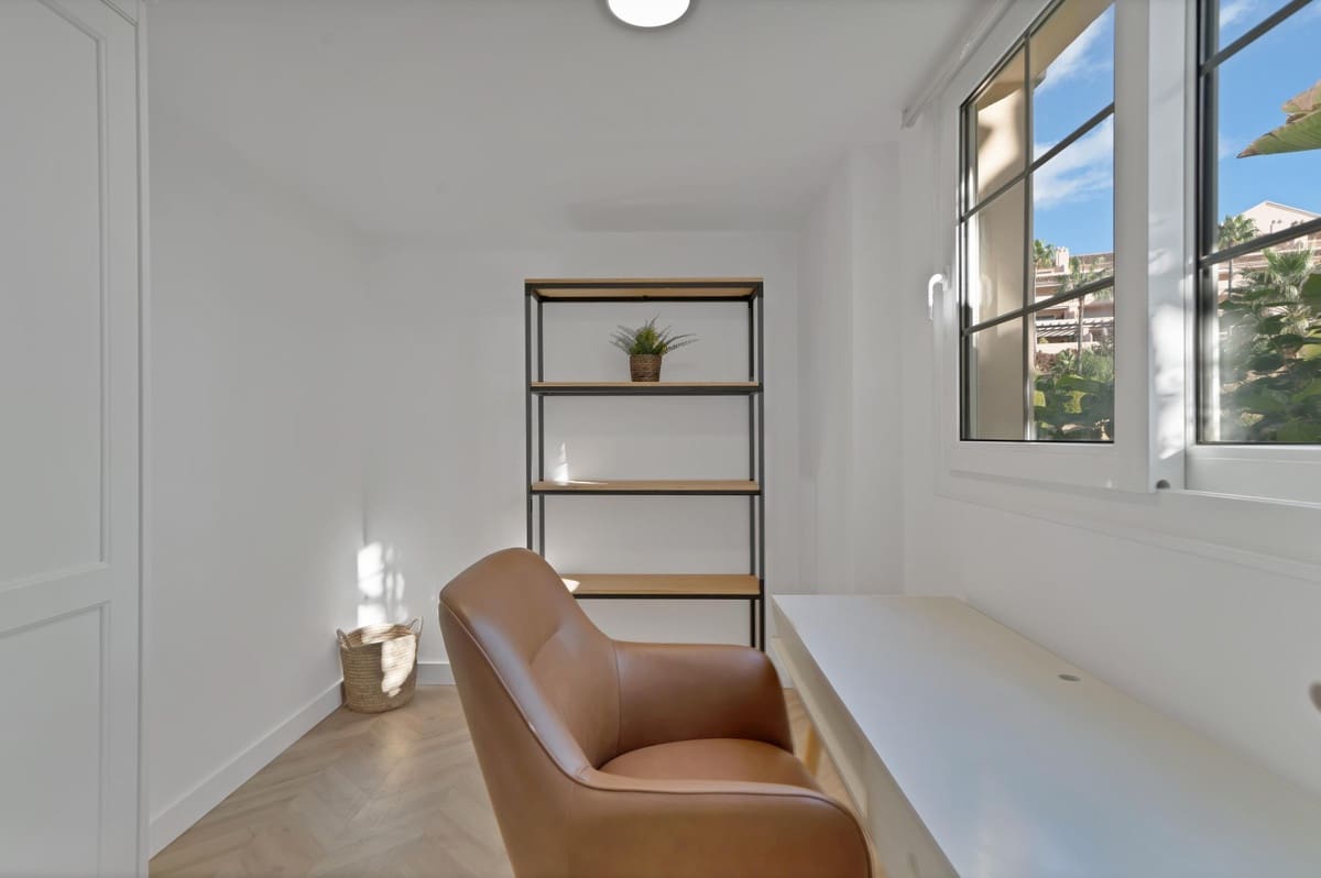 5 sypialnia Dom na sprzedaż w Marbella z basenem garażem - 1 695 000 € (Ref: 10143201)