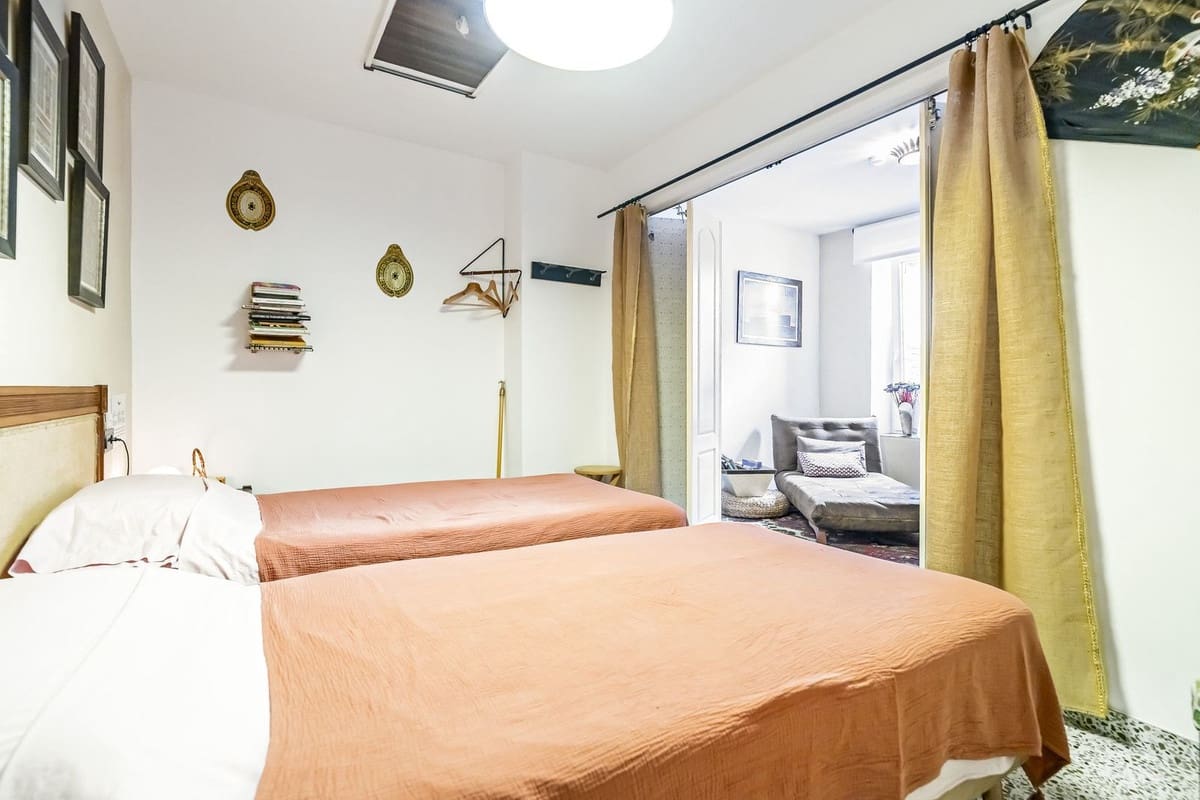 2 bedroom Townhouse for sale in Malaga city - € 244,000 (Ref: 10143204)