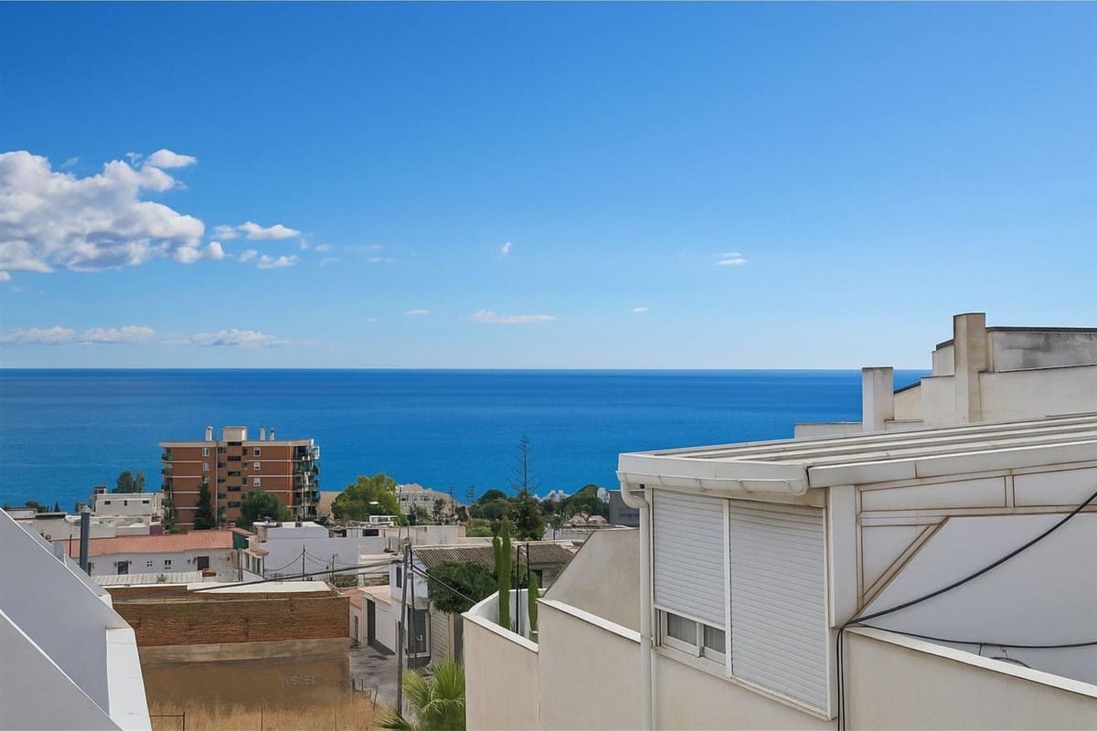 2 bedroom Townhouse for sale in Torremolinos - € 260,000 (Ref: 10143206)