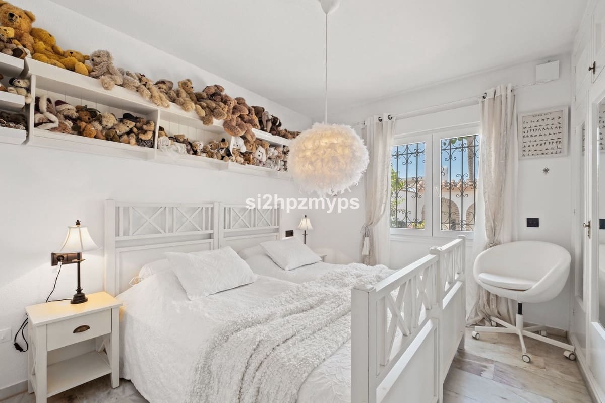 5 quarto Moradia para venda em Torrox-Costa com piscina garagem - 1 300 000 € (Ref: 10143216)