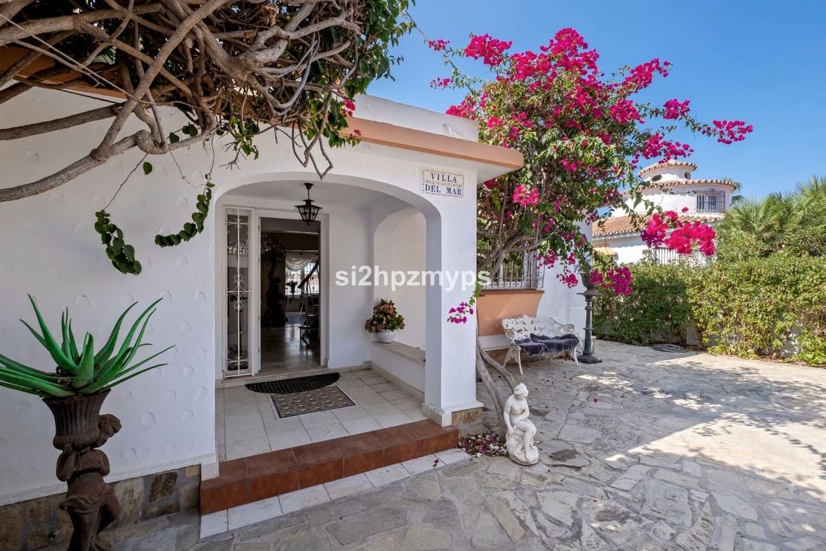 5 quarto Moradia para venda em Torrox-Costa com piscina garagem - 1 300 000 € (Ref: 10143216)