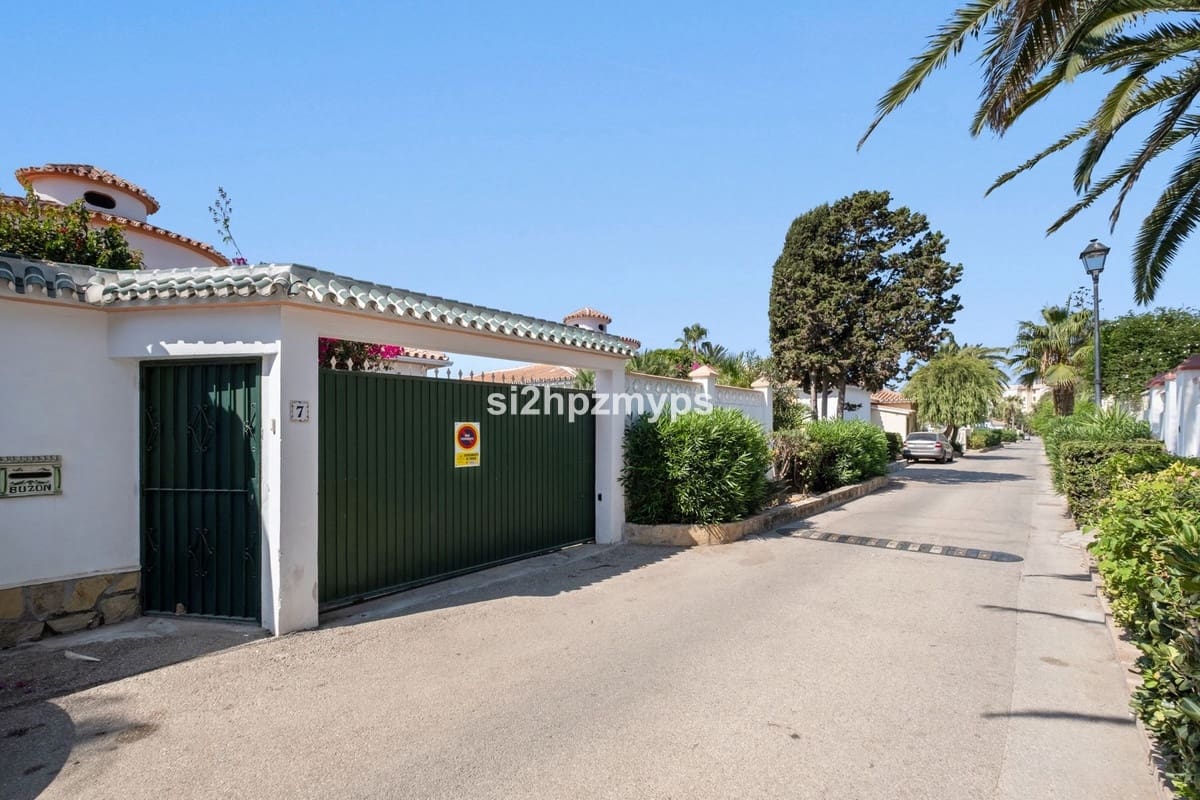5 quarto Moradia para venda em Torrox-Costa com piscina garagem - 1 300 000 € (Ref: 10143216)