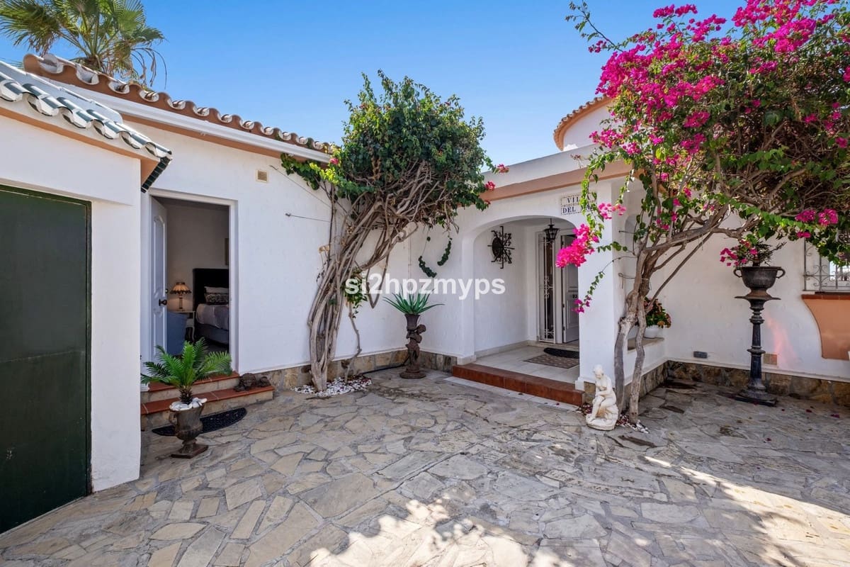 5 quarto Moradia para venda em Torrox-Costa com piscina garagem - 1 300 000 € (Ref: 10143216)