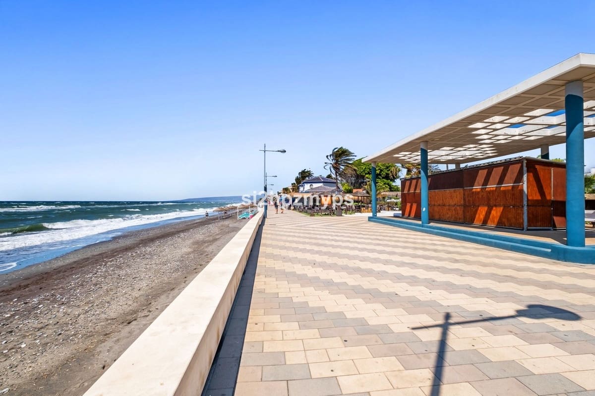 5 quarto Moradia para venda em Torrox-Costa com piscina garagem - 1 300 000 € (Ref: 10143216)