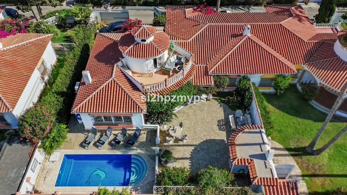5 quarto Moradia para venda em Torrox-Costa com piscina garagem - 1 300 000 € (Ref: 10143216)