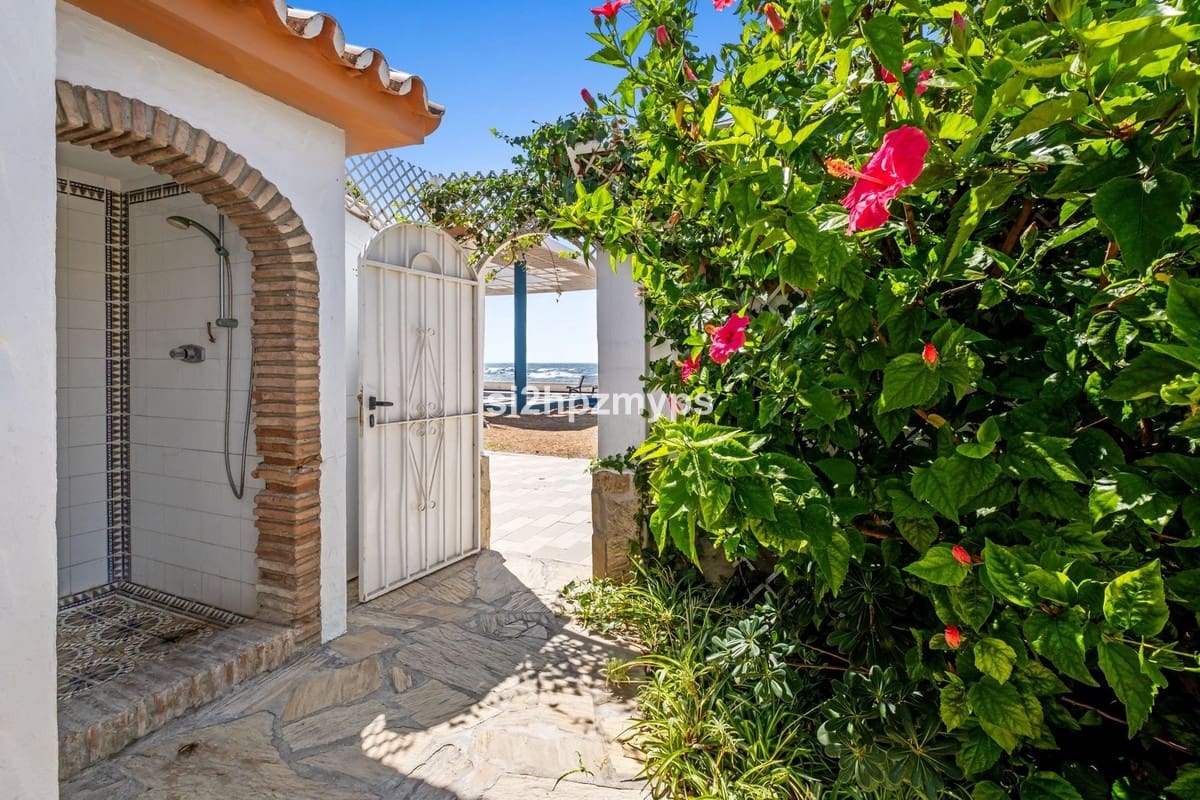 5 quarto Moradia para venda em Torrox-Costa com piscina garagem - 1 300 000 € (Ref: 10143216)