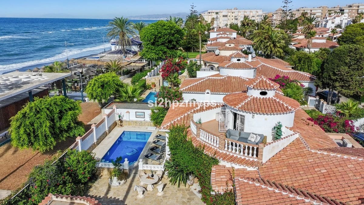 5 quarto Moradia para venda em Torrox-Costa com piscina garagem - 1 300 000 € (Ref: 10143216)