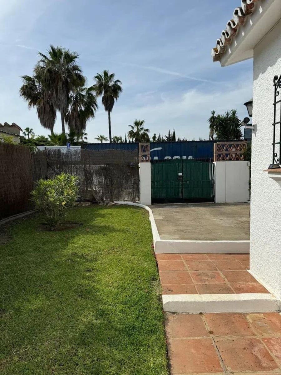 3 soverom Villa til salgs i Estepona med garasje - € 1 050 000 (Ref: 10143221)