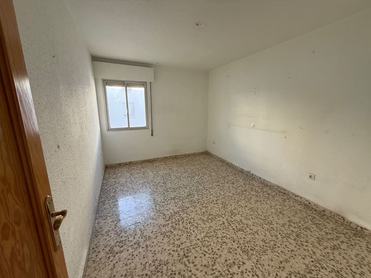 3 bedroom Apartment for sale in Estepona - € 292,000 (Ref: 10143230)