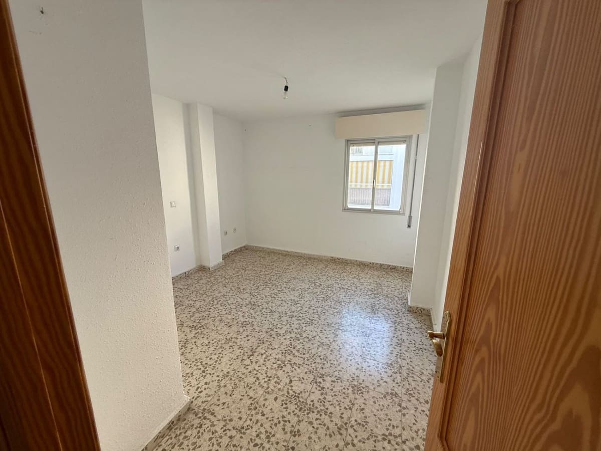 3 bedroom Apartment for sale in Estepona - € 292,000 (Ref: 10143230)