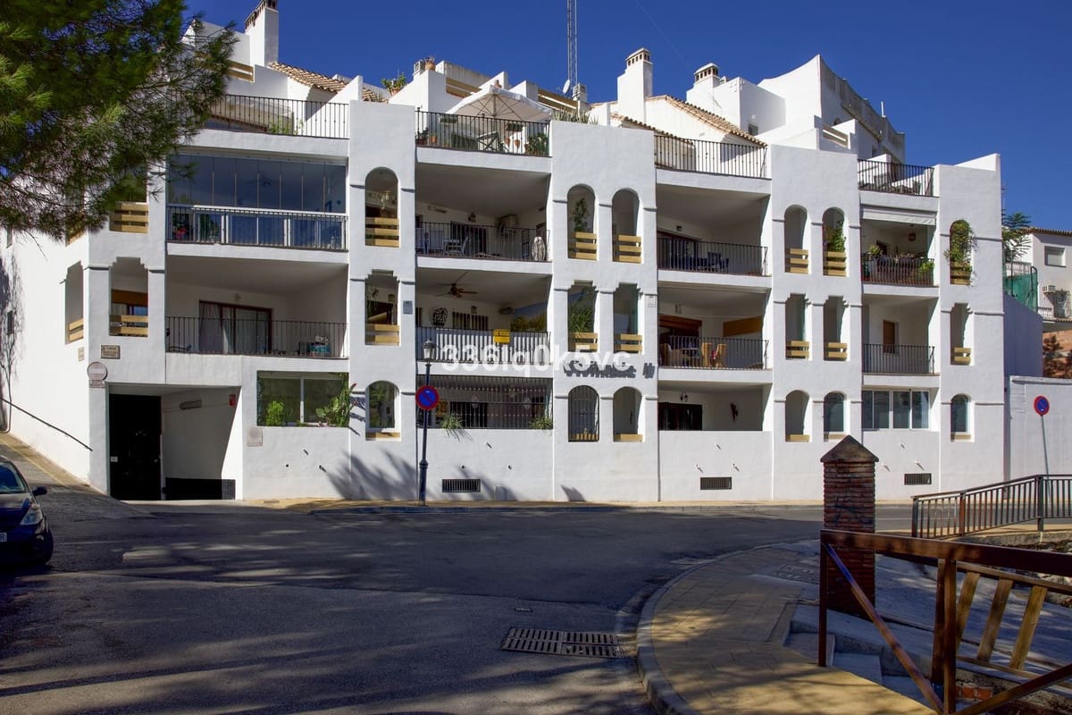 Apartamento de 2 habitaciones en Benahavís en venta con garaje - 350.000 € (Ref: 10143242)