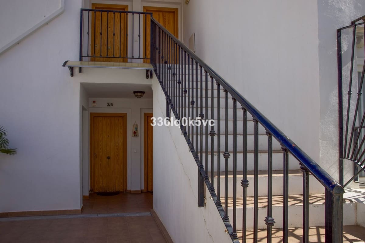 Apartamento de 2 habitaciones en Benahavís en venta con garaje - 350.000 € (Ref: 10143242)