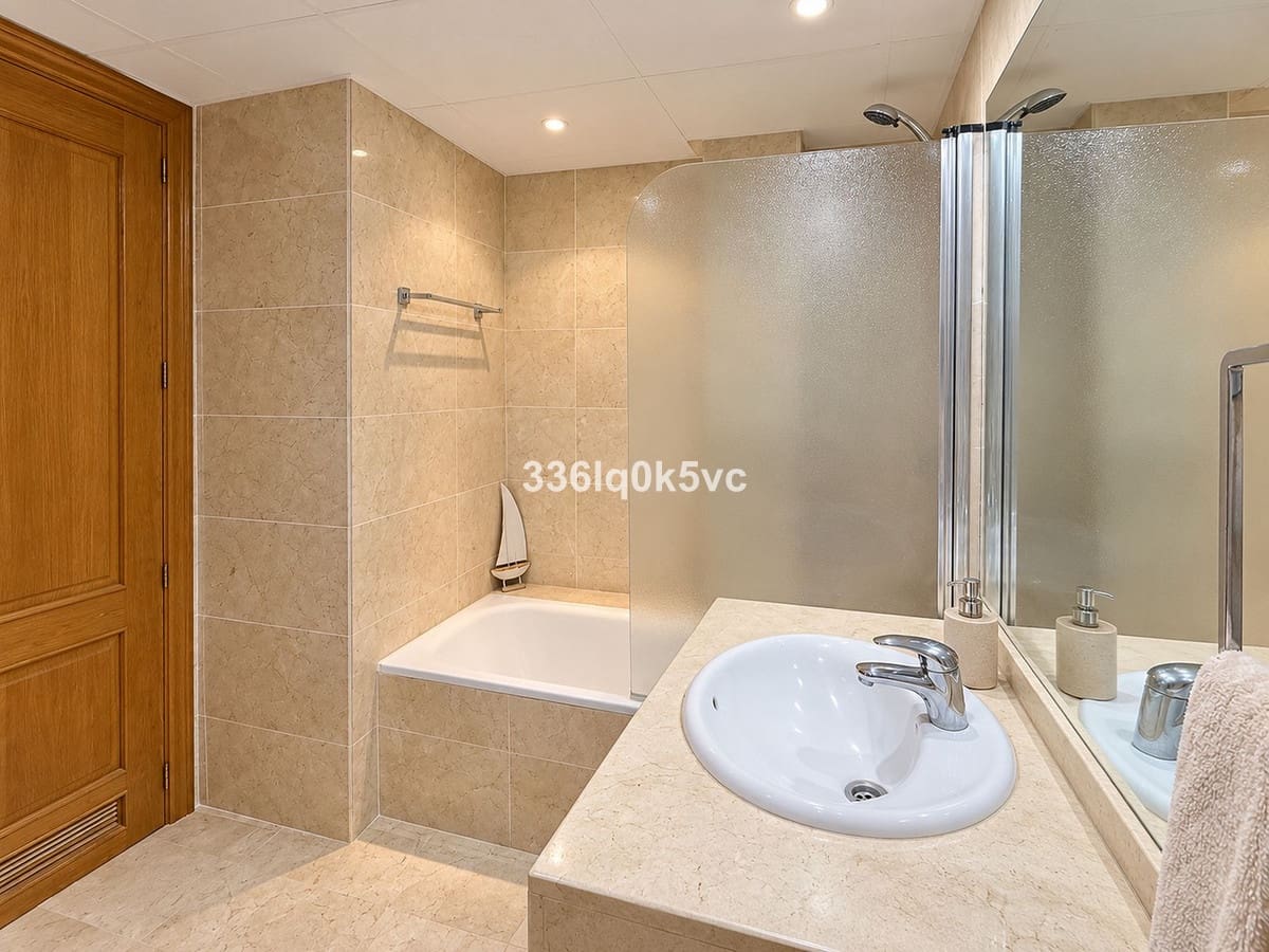 Apartamento de 2 habitaciones en Benahavís en venta con garaje - 350.000 € (Ref: 10143242)