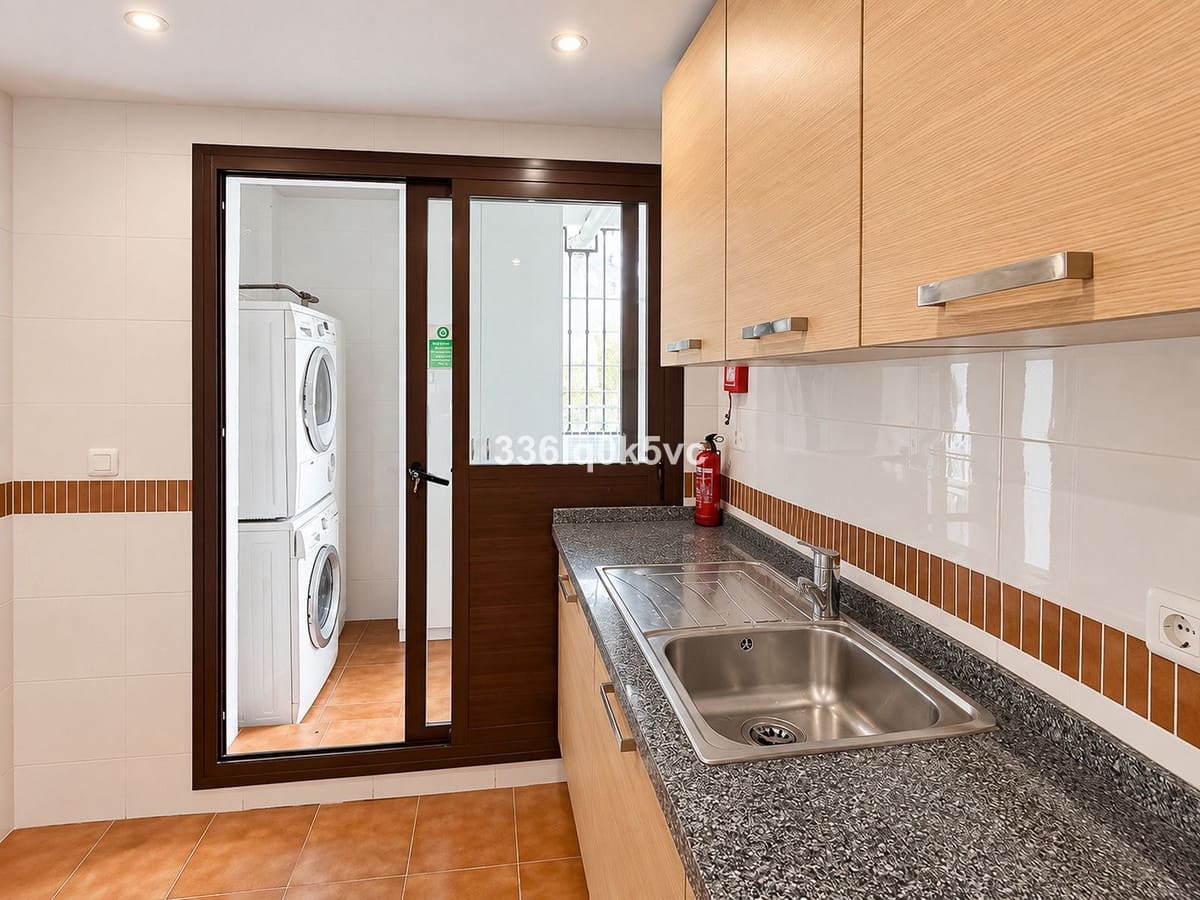 Apartamento de 2 habitaciones en Benahavís en venta con garaje - 350.000 € (Ref: 10143242)