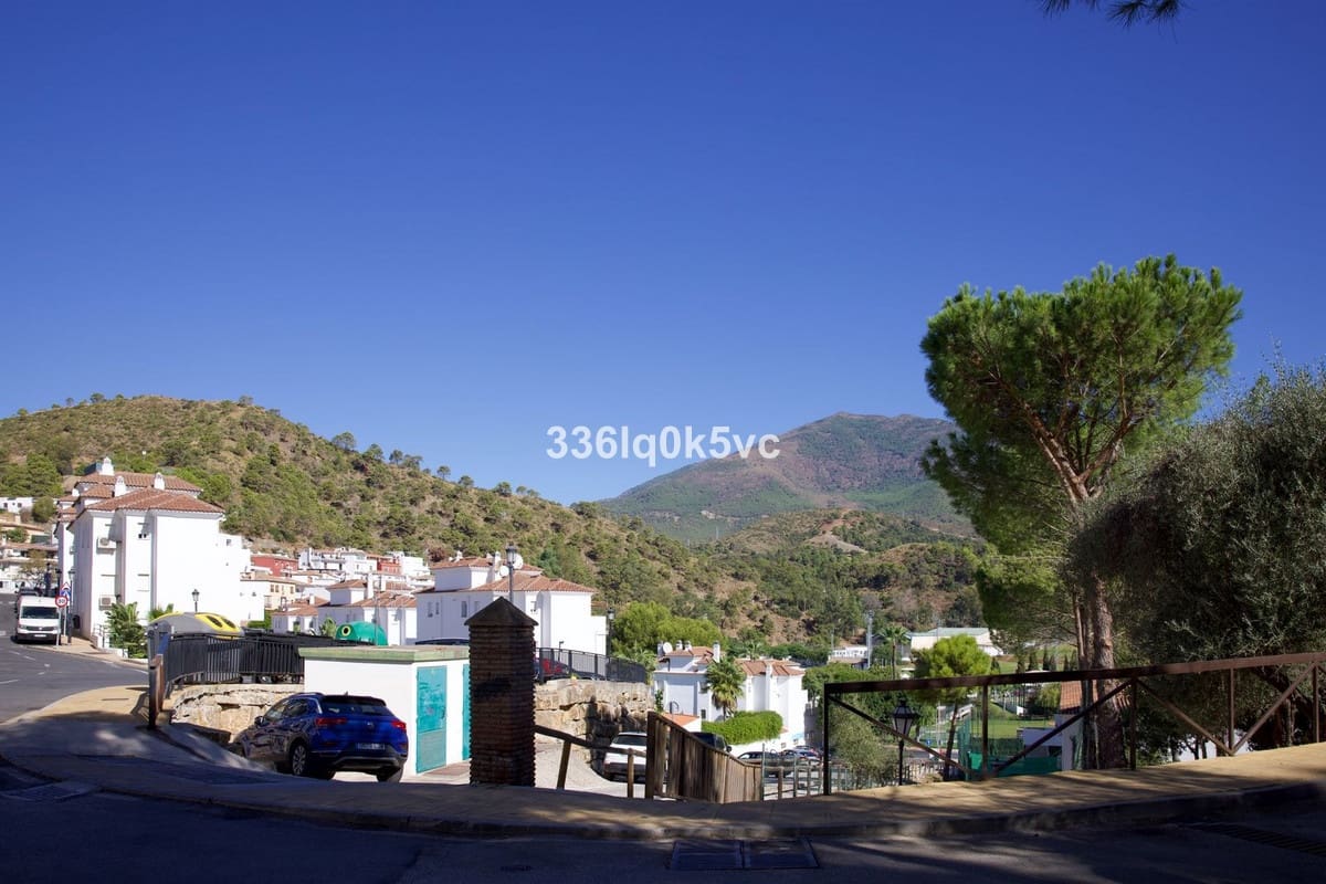 Apartamento de 2 habitaciones en Benahavís en venta con garaje - 350.000 € (Ref: 10143242)