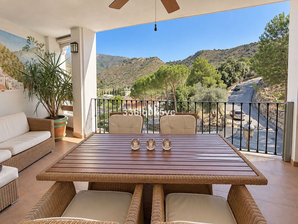 Apartamento de 2 habitaciones en Benahavís en venta con garaje - 350.000 € (Ref: 10143242)
