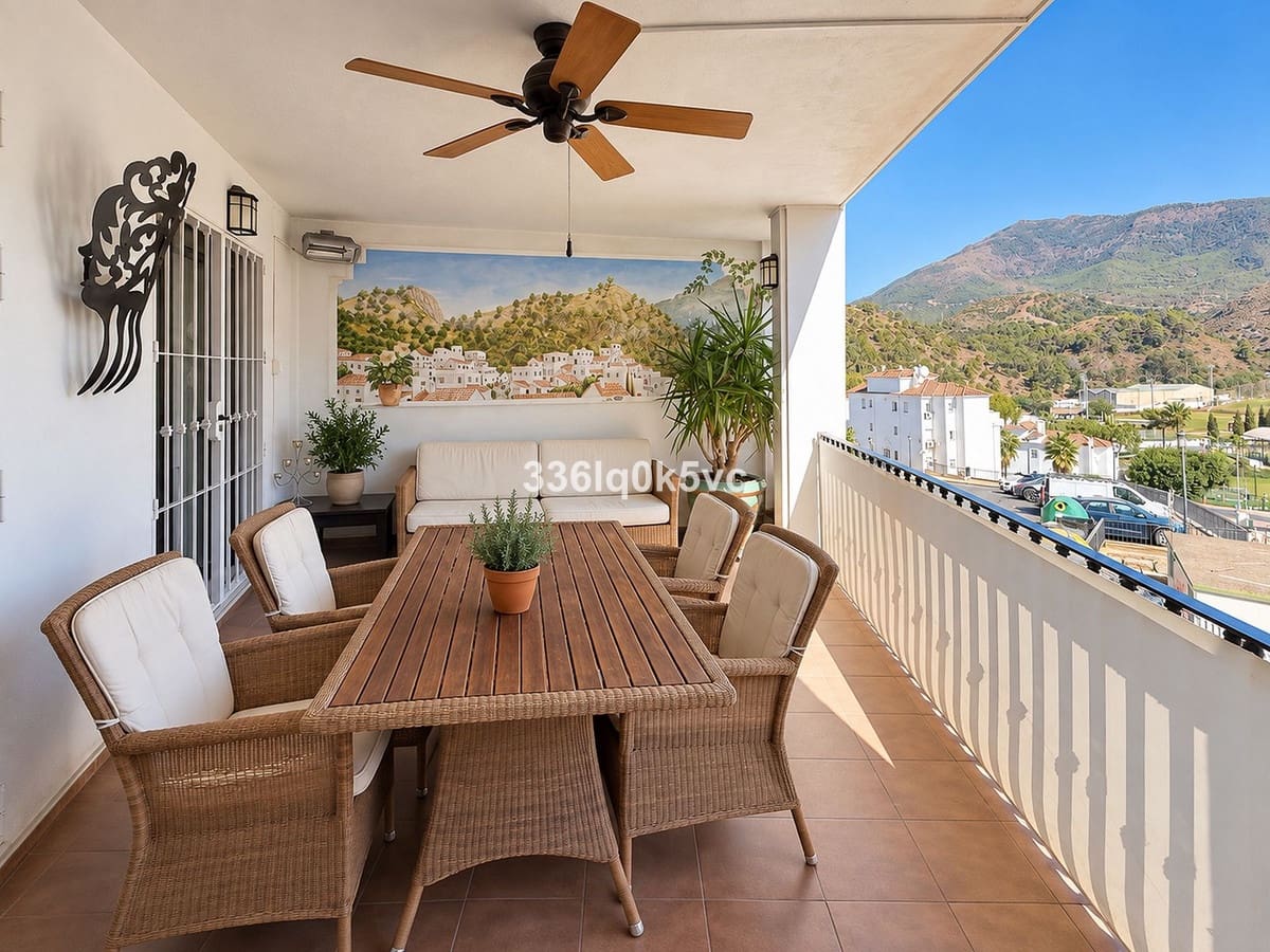 Apartamento de 2 habitaciones en Benahavís en venta con garaje - 350.000 € (Ref: 10143242)