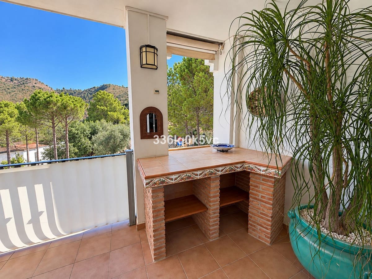 Apartamento de 2 habitaciones en Benahavís en venta con garaje - 350.000 € (Ref: 10143242)