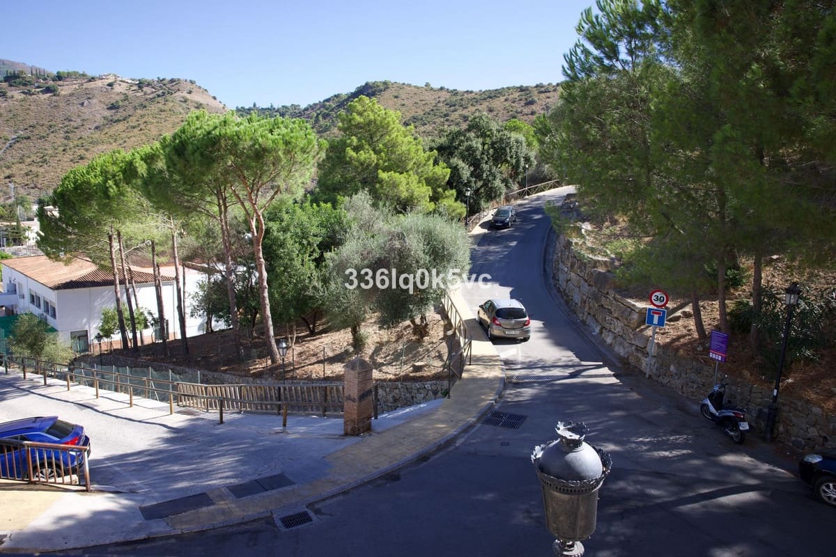 Apartamento de 2 habitaciones en Benahavís en venta con garaje - 350.000 € (Ref: 10143242)