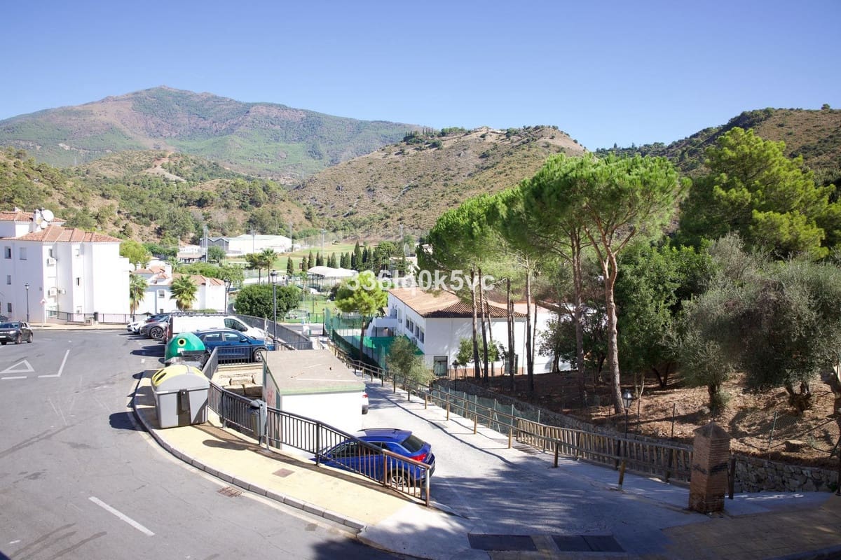 Apartamento de 2 habitaciones en Benahavís en venta con garaje - 350.000 € (Ref: 10143242)
