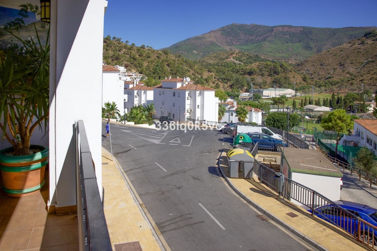 Apartamento de 2 habitaciones en Benahavís en venta con garaje - 350.000 € (Ref: 10143242)