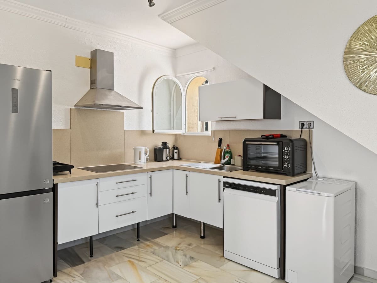 2 soverom Leilighet til salgs i Estepona med svømmebasseng garasje - € 419 000 (Ref: 10143249)