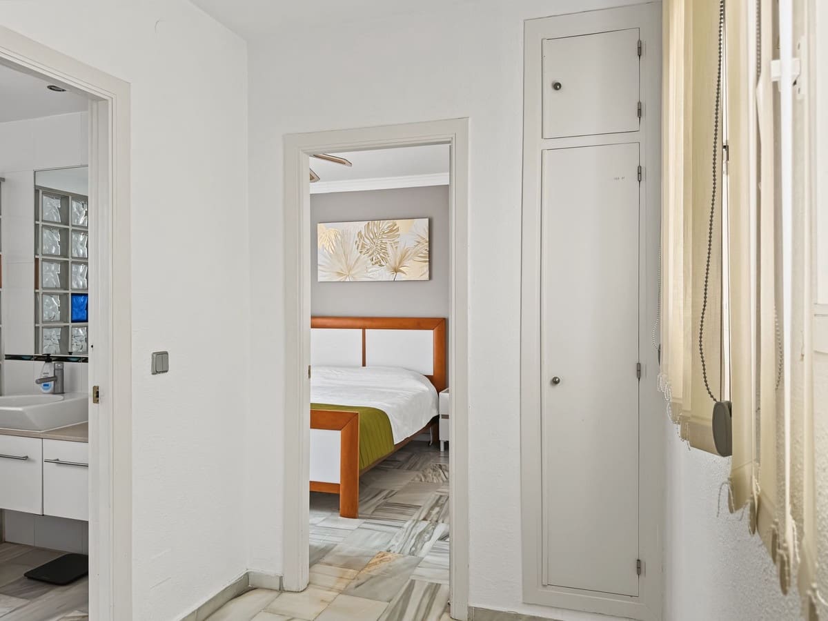 2 soverom Leilighet til salgs i Estepona med svømmebasseng garasje - € 419 000 (Ref: 10143249)