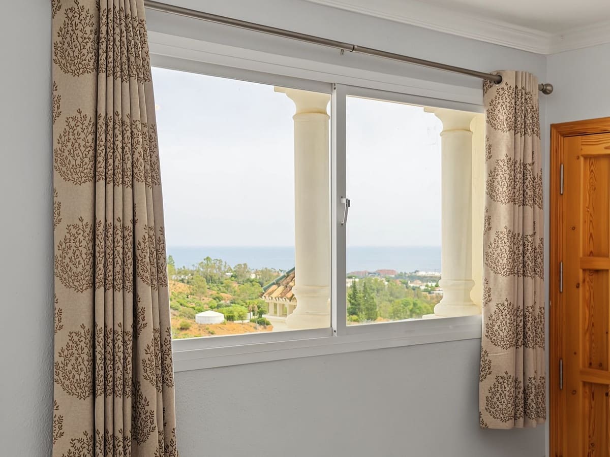 2 soverom Leilighet til salgs i Estepona med svømmebasseng garasje - € 419 000 (Ref: 10143249)