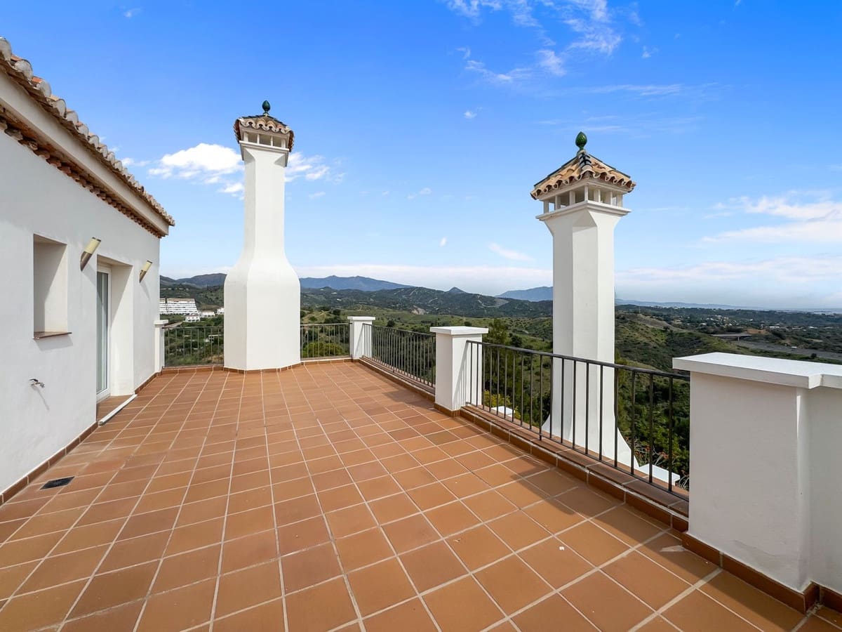 2 soverom Leilighet til salgs i Estepona med svømmebasseng garasje - € 419 000 (Ref: 10143249)