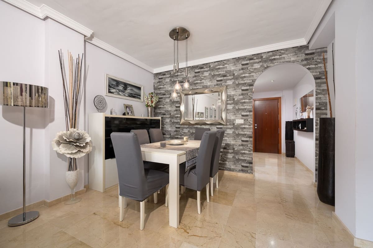 2 soverom Leilighet til salgs i El Paraiso med svømmebasseng - € 349 900 (Ref: 10143250)