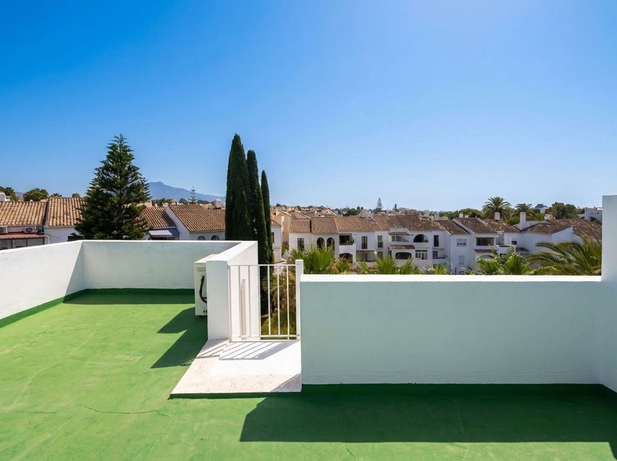 2 soverom Leilighet til salgs i El Paraiso med svømmebasseng - € 349 900 (Ref: 10143250)
