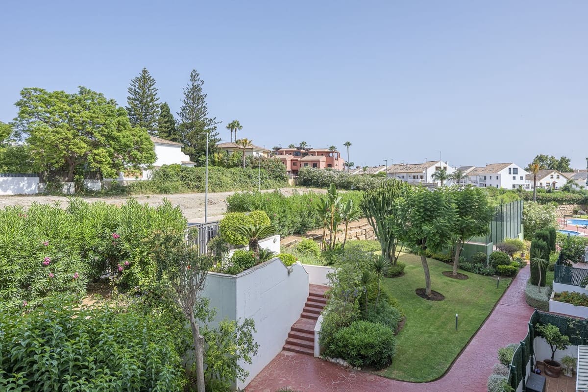Apartamento de 2 habitaciones en Guadalmina en venta con piscina garaje - 460.000 € (Ref: 10143251)