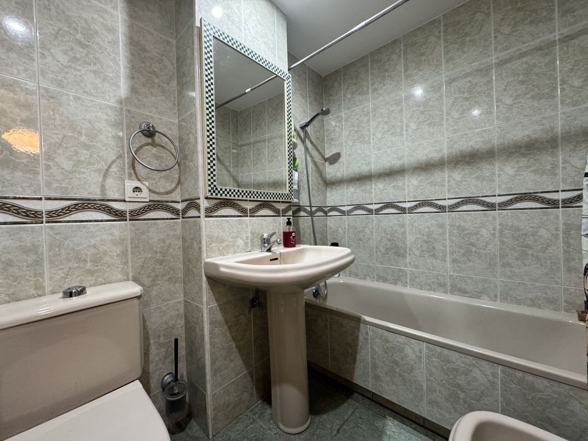 3 chambre Appartement à vendre à Estepona avec garage - 289 000 € (Ref: 10143296)