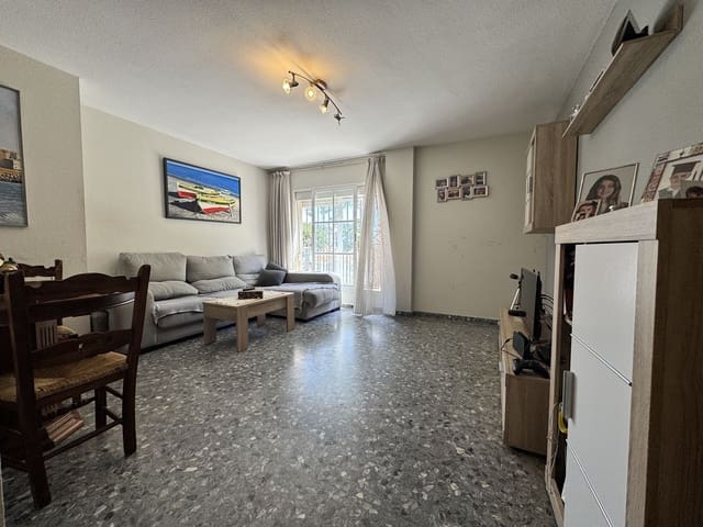 3 chambre Appartement à vendre à Zona Calvario, Estepona avec garage - 289 000 € (Ref: 10143296)